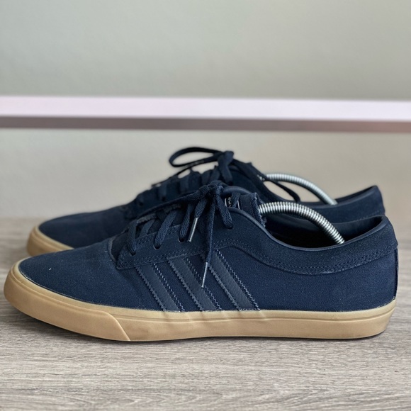 Adidas Mens Size 11 - Picture 1 of 5